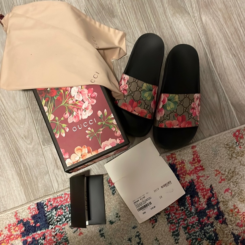 Gucci Bloom slides